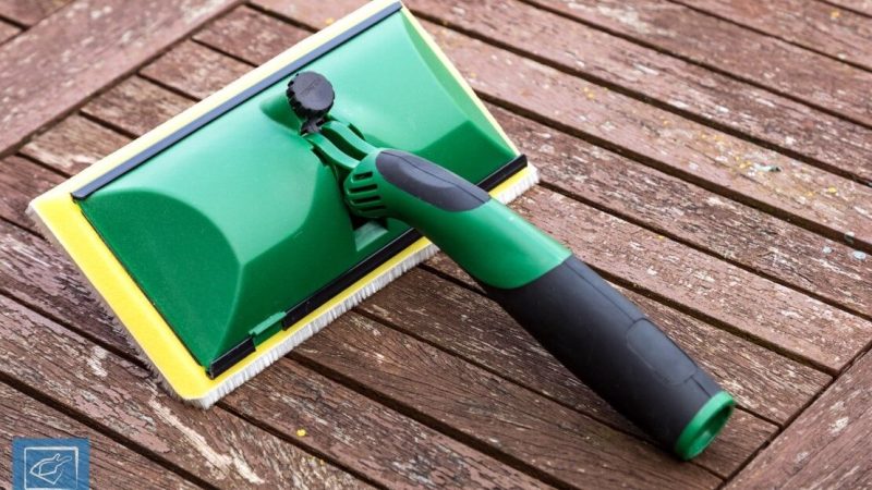 brush to paint decking