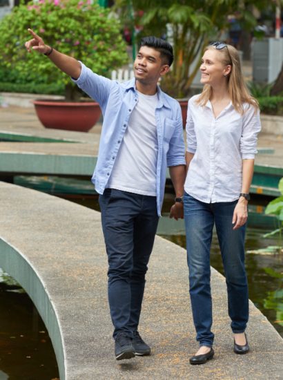 Visit Siem Reap vs Singapore