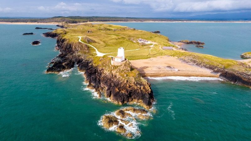 Ynys Llanddwyn Lighthouse