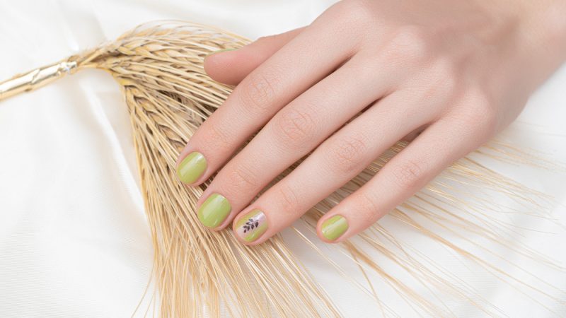 Sandy Nails