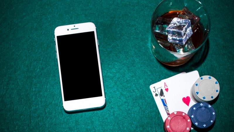 Jackpot Slot Arm Dock for iPhone
