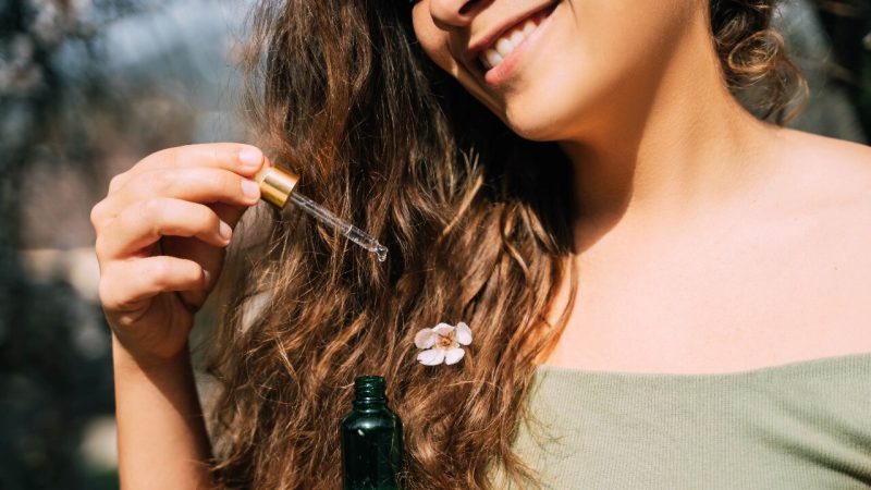 protecting hair in the sun